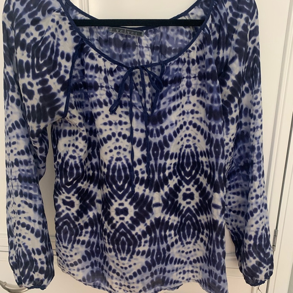 VELVET BY GRAHAM SPENCER SILK TOP. BLUE WHITE S NWOT